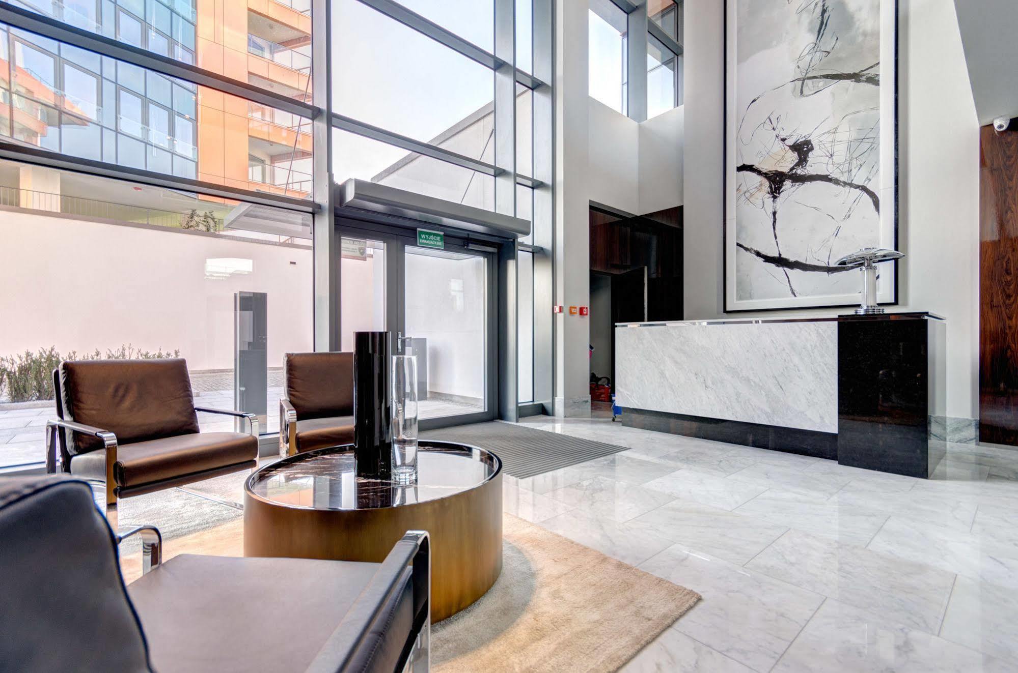 Dom & House - Apartments Brabank Old Town Гданьск Экстерьер фото